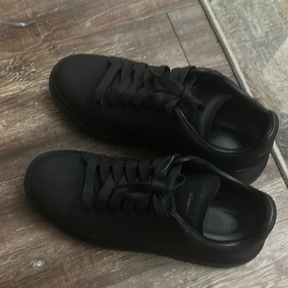 Men's Black Sneakers